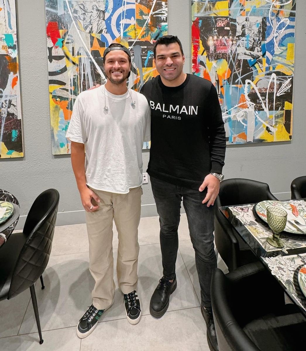 Léo Neves com Aodhan King